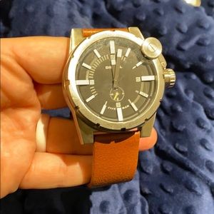 Men’s oversized watch